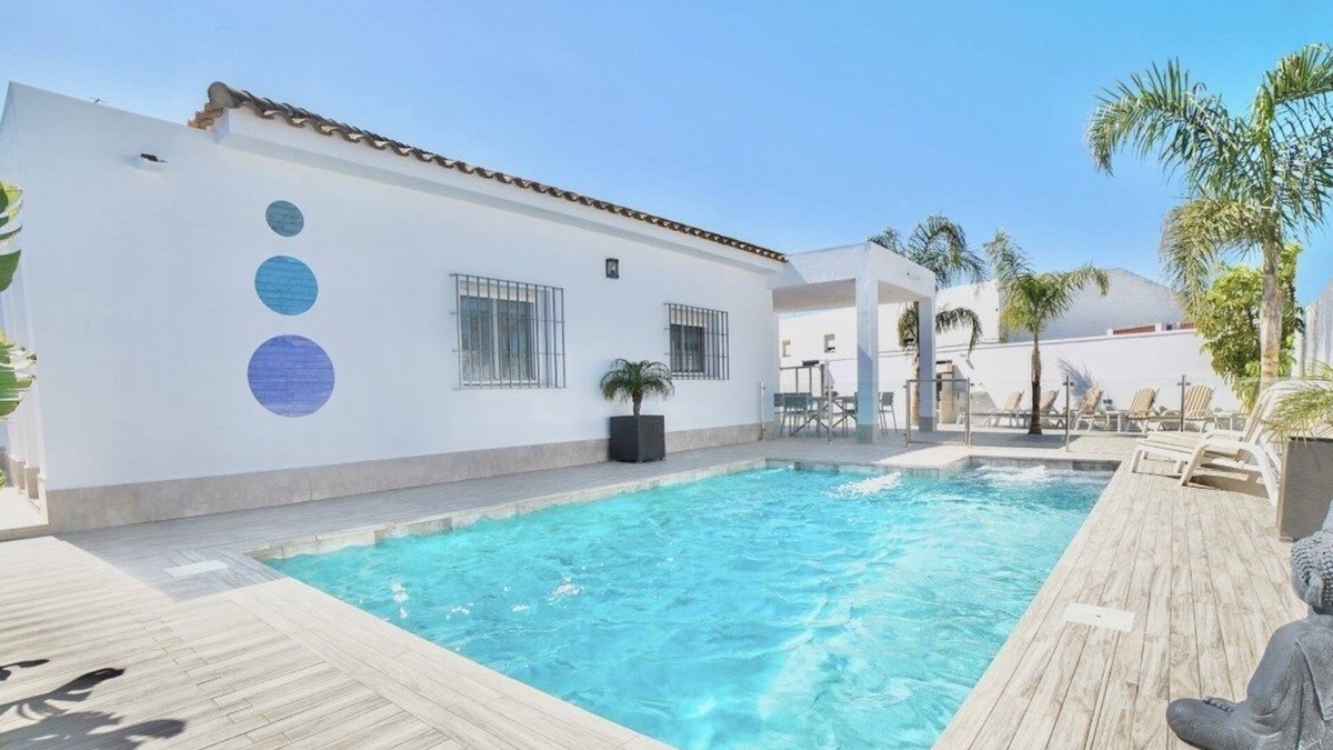 Conil de la Frontera Villa | VILLA MARABÚ, WITH PRIVATE SWIMMING POOL IN CONIL DE LA FRONTERA