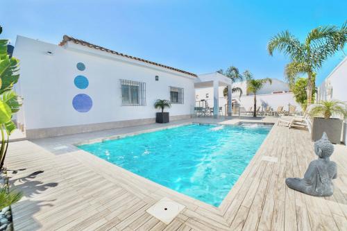 Barrio Nuevo Villa | Villa MARABÚ,piscina privada en Conil de la Frontera