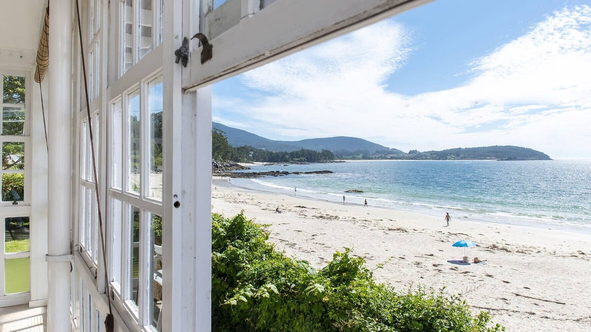 Portosin Villa | Villa Mareas Vivas (245), beachfront in Portosín