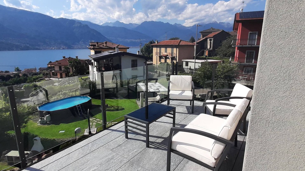 Dervio Villa | Villa Mari, detached villa with magnificent garden view