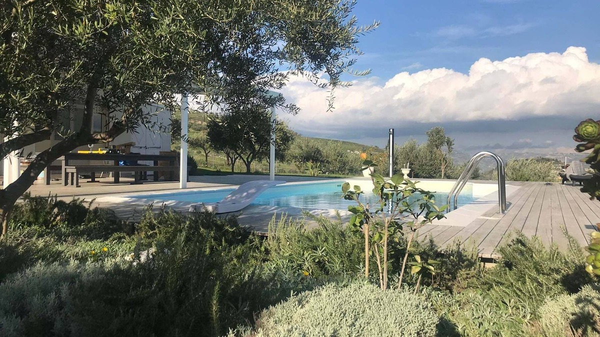 Aragona Villa | Villa Maria for 6 adults and 4 children