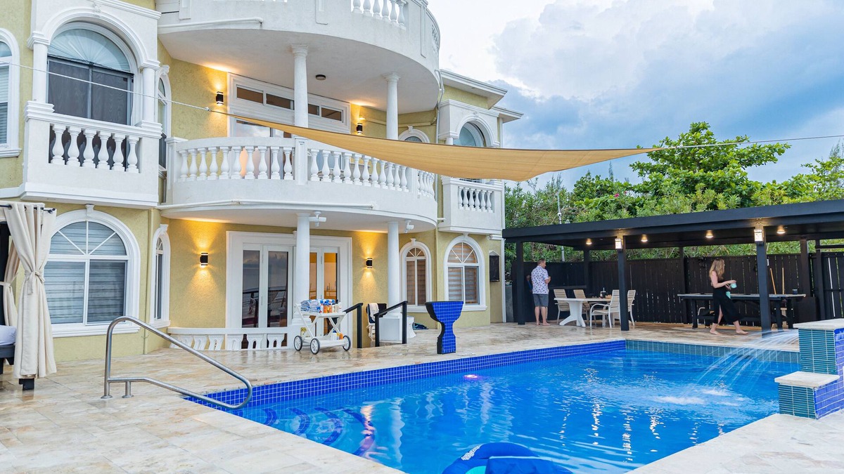 White House Villa | Villa Maria montego Bay