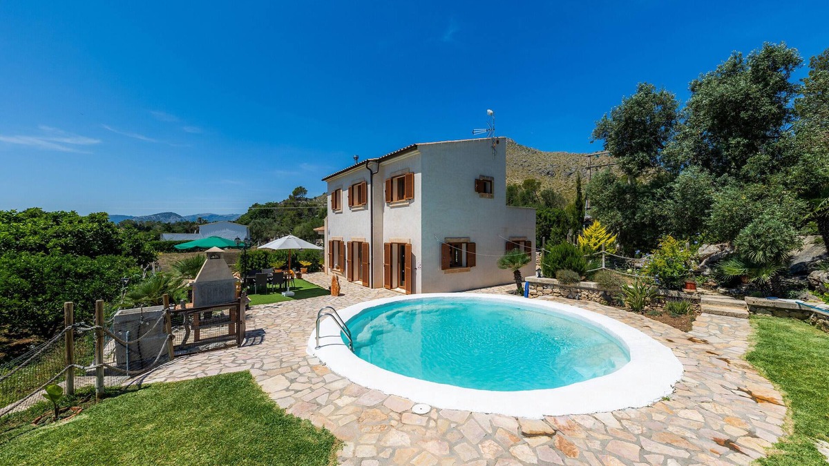 Les Palmeres Villa | Villa 'Maria' with Mountain View, Wi-Fi and Air Conditioning