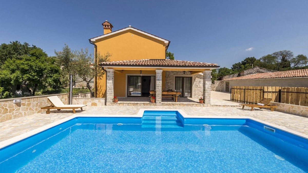 Municipality of Sveti Lovrec Villa | Villa Marija with Private Pool in Klostar