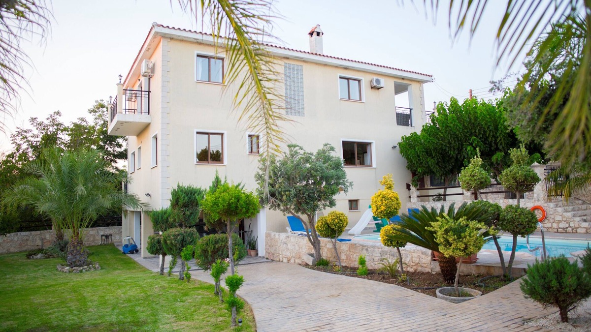 Kathikas Villa | Villa Marina for rent in Kathikas,Paphos .Family friendly near Coral Bay.