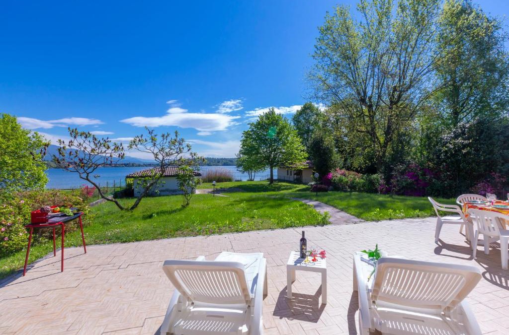 Cadrezzate Villa | Villa Martine Au Bord Du Lac - Happy Rentals