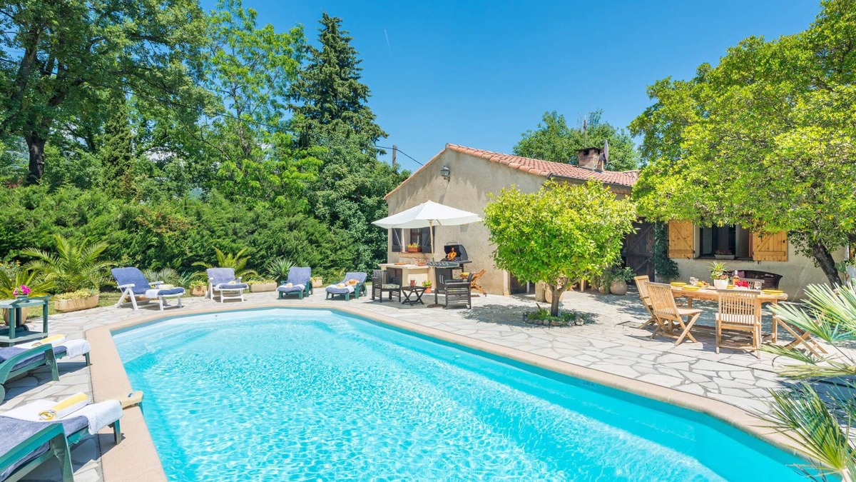 Peymeinade Villa | Villa Mas des Fleurs by Villa Plus