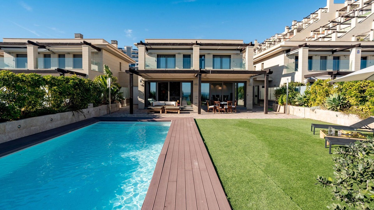 Els Arenals del Sol Villa | Villa 'Mediterranean Beach' with Sea View, Wi-Fi and Air Conditioning