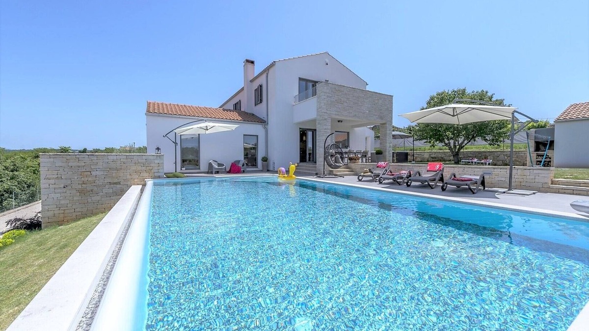 Selina Villa | Villa Meli with Infinity Pool and Whirlpool