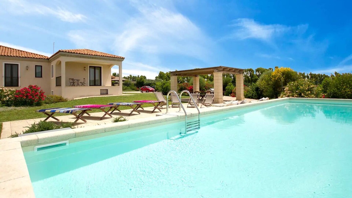 Santa Maria La Palma Villa | Villa Melisandre in Alghero: Private Pool, unlimited WiFi, Air Conditioning