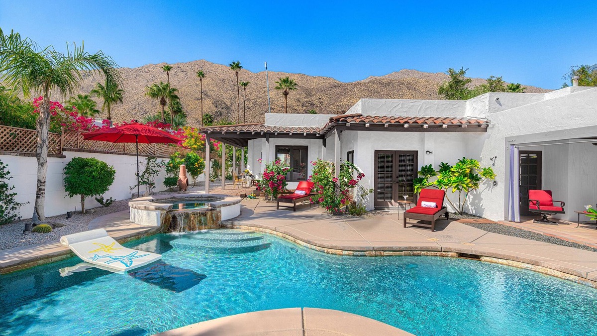 The Mesa House | Villa Mesa! Private Oasis! 3 bed/3 bath! Pool! Spa! Fireplace! Mtn View!