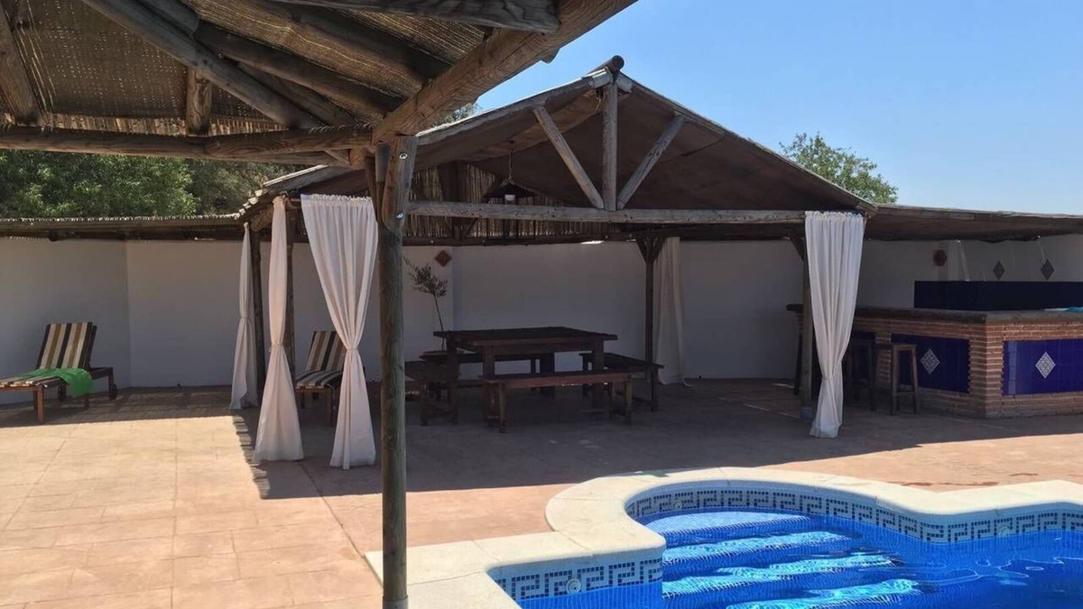 Iznajar Villa | Villa met Zwembad, Buitenkeuken, Ruim Terras, Uitzonderlijk Zicht op de Vallei
