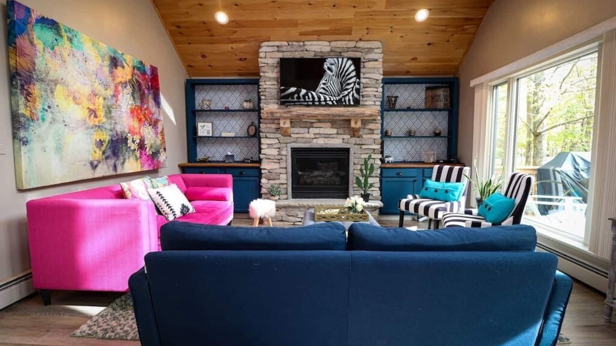 Lake Ariel Ski Chalet | Villa MiaNova: A Modern Hideout in the Woods.