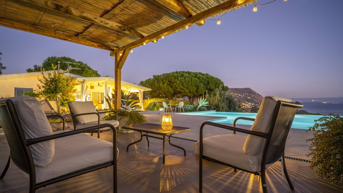 Ricadi Villa | Villa Michaela, for 8 people with infinity heated swimming pool and sea view