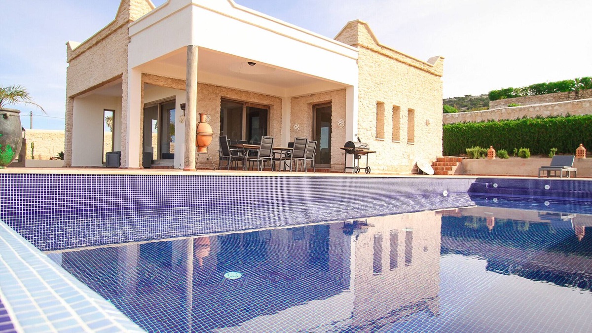 Medina Villa | Villa Mileca - Luxurious holiday home with top location at the beach.