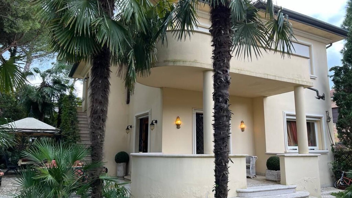 Milano Marittima Villa | Villa MIMA with garden on two floors, 100 m from the sea.
