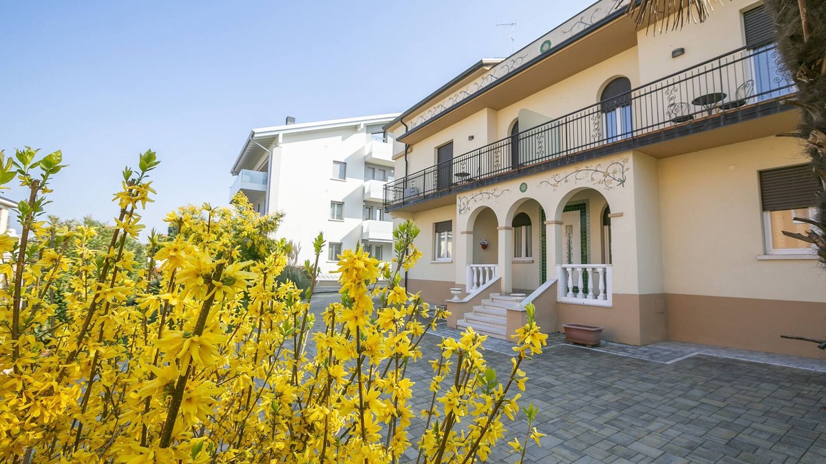 Desenzano del Garda Apartment | Villa Mimosa Appartamento 5, Desenzano Del Garda, Italy