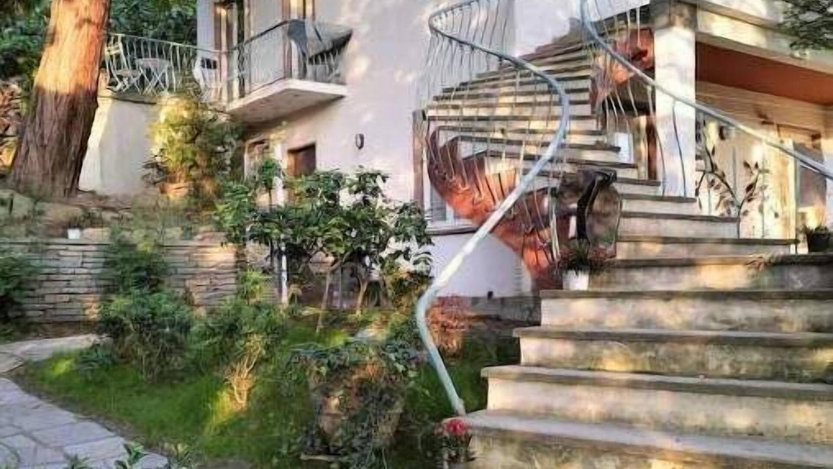 Madonna del Pilone Condo | Villa Mirabella, the woods in the city.