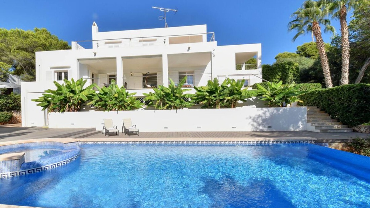 Cala d'Or House | Villa mit Direktem Strandzugang zu Einer Sandigen Bucht in Cala D'or Zentrum