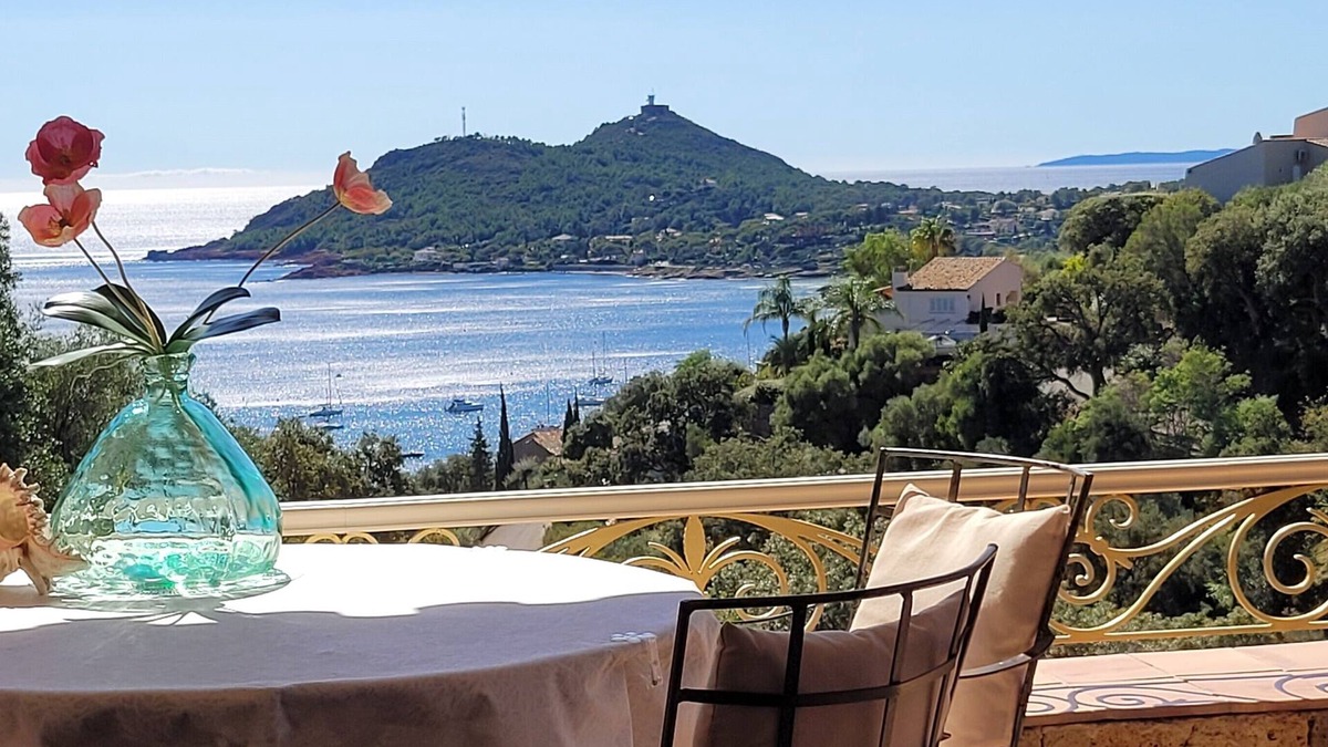Saint-Raphael House | Villa mit Meersicht, Strandnähe, mit Viel Ruhe im Grünen