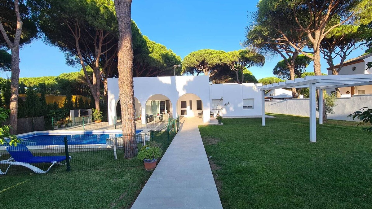 Cabo Roche Ski Chalet | Villa mit Privatem Pool in Roche, Conil de la Frontera, Spanien für 8 Personen