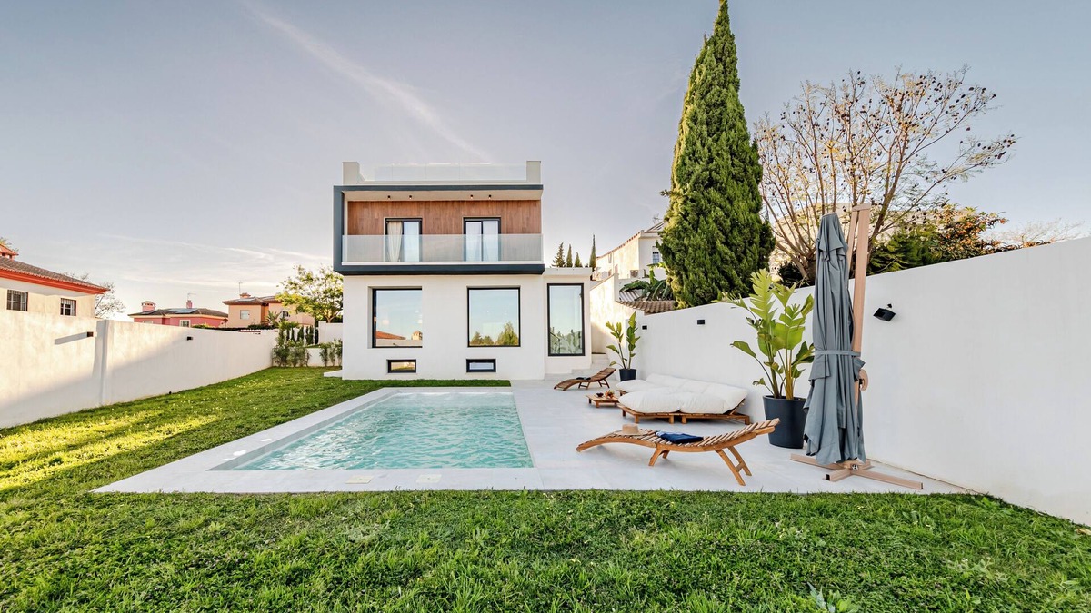 Gelves Villa | Villa Moderna con Encanto a 15 Minutos de Sevilla