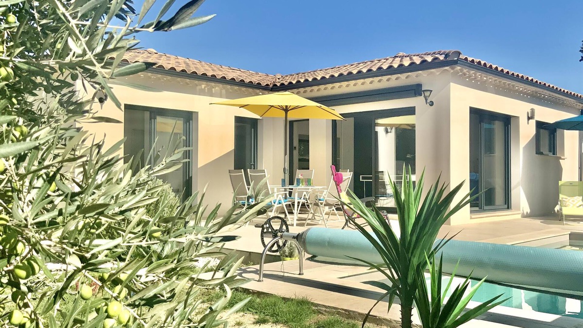 Avignon Villa | VILLA MODERNE. AIR CONDITIONED. SWIMMING POOL. BARBECUE. NO VIS A VIS. OPTICAL FIBER