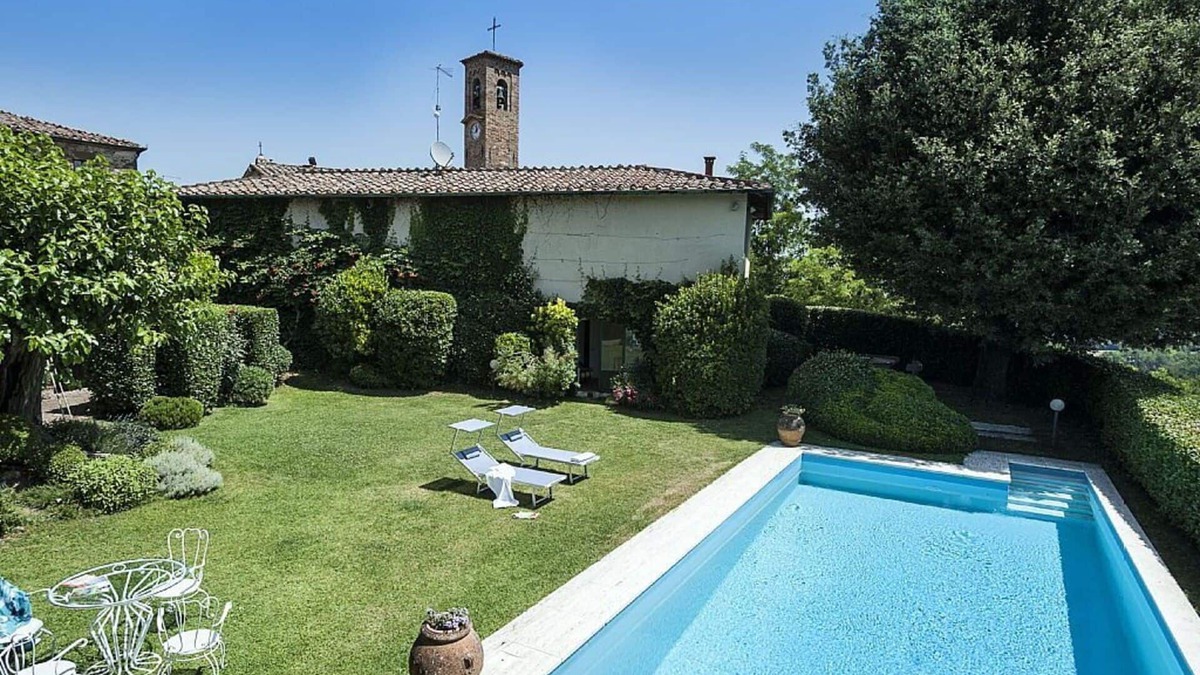 Montalcinello Villa | Villa Montalcinello in Siena, private pool