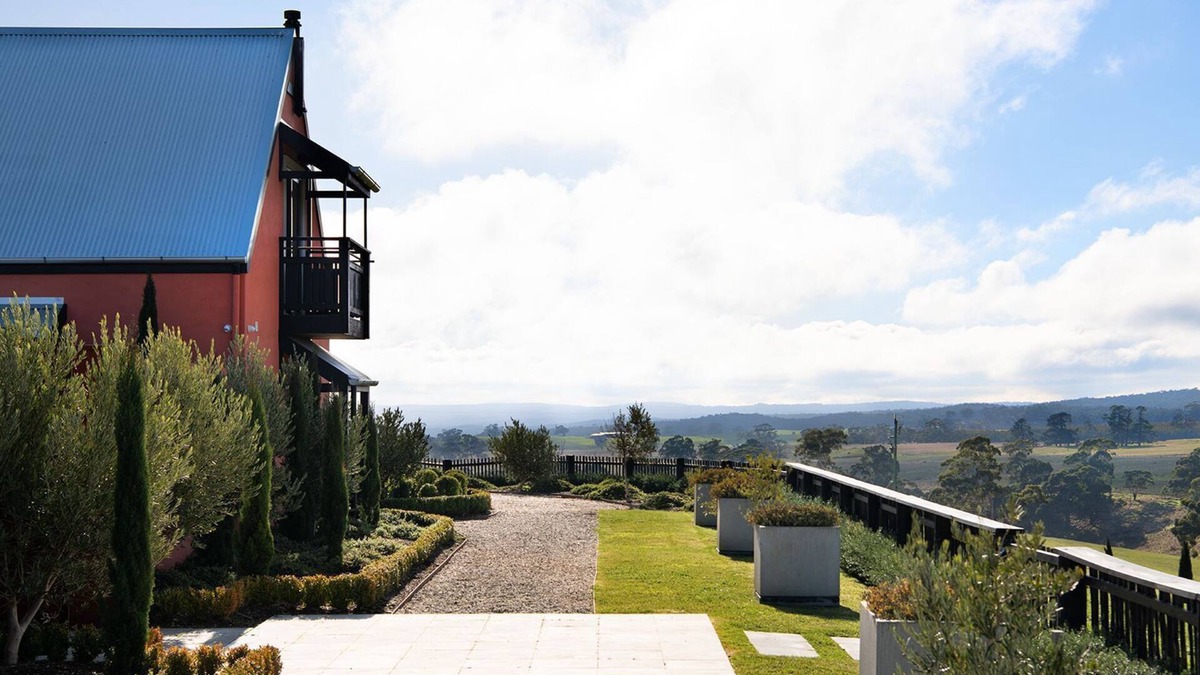 Glenlyon House | Villa Monte Lago - Pool, Jacuzzi, Sauna!