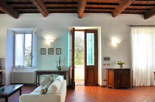 Capranica Villa | Villa Montecasciano