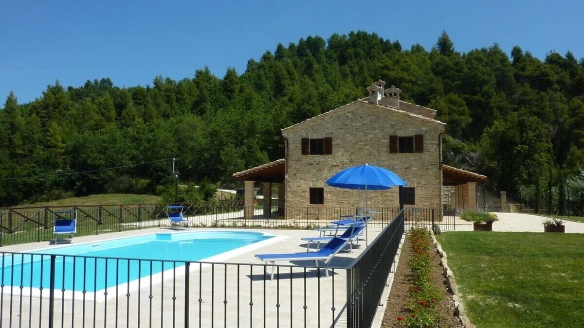 Montedinove Villa | Villa Monti - Private countryside villa with pool
