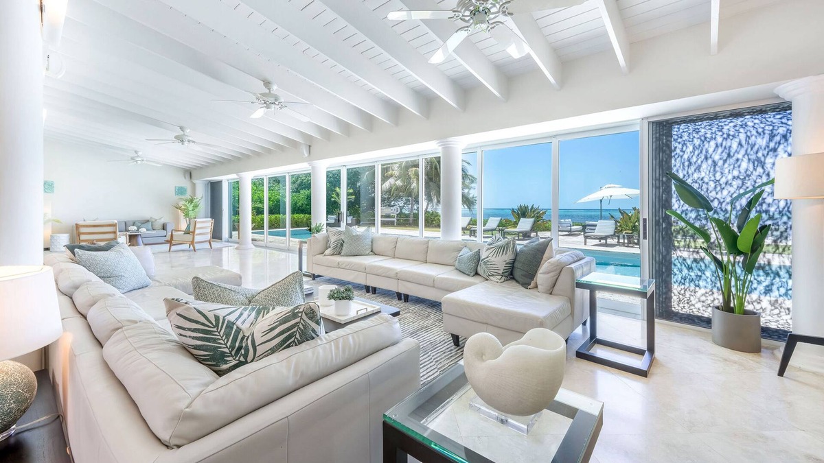 South Sound House | Villa Mora: Luxe Beachfront Villa w/ Backyard Snorkeling, Pool, Spa + Outdoor Kitchen