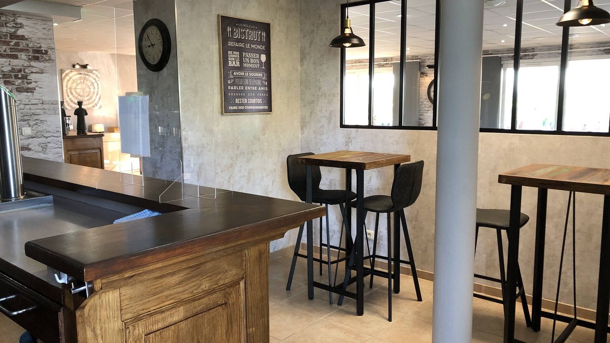 Stenay Hotel | Villa Motel