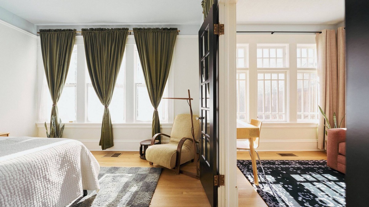 Old East Dallas Condo | Villa Munger - Luxe Historic Retreat with Clean-Air Living Near Downtown Dallas