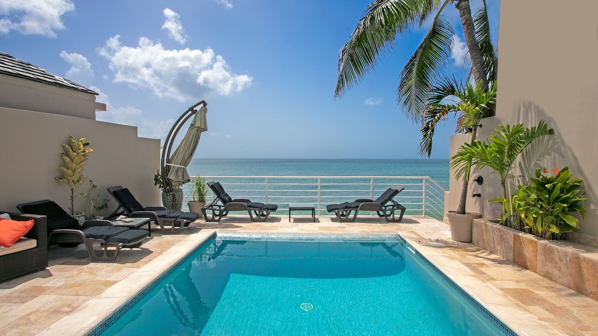 Beacon Hill House | Villa Myles: Beachfront