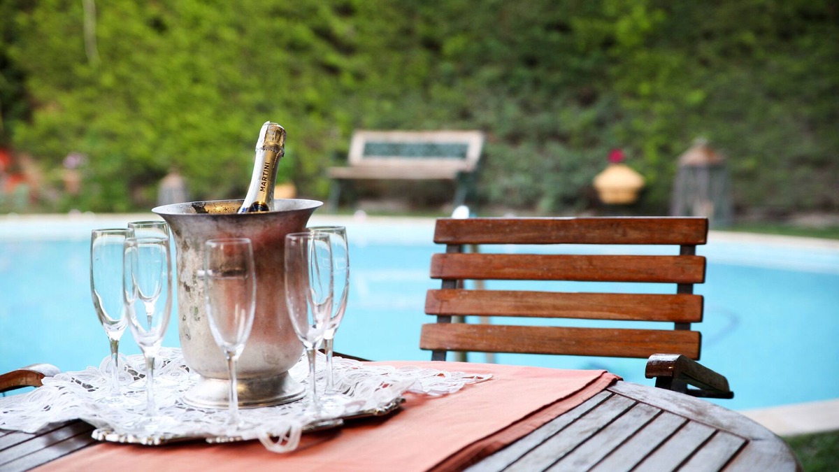 Lagonissi Villa | Villa Mythos can accommodate 12 people