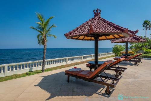 Dencarik Villa | Villa Namasté - Beachfront at Lovina 10P, Pool, BBQ