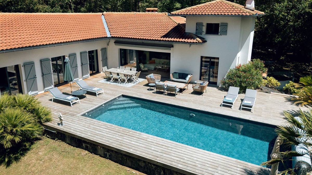 Arbonne Villa | Villa near Biarritz, heated pool, wooded grounds