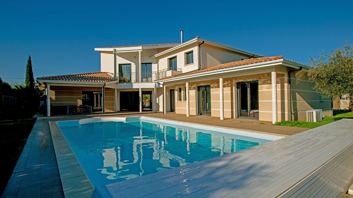 Latresne Villa | Villa near Bordeaux - swimming pool - ideal for telecommuting or vacation