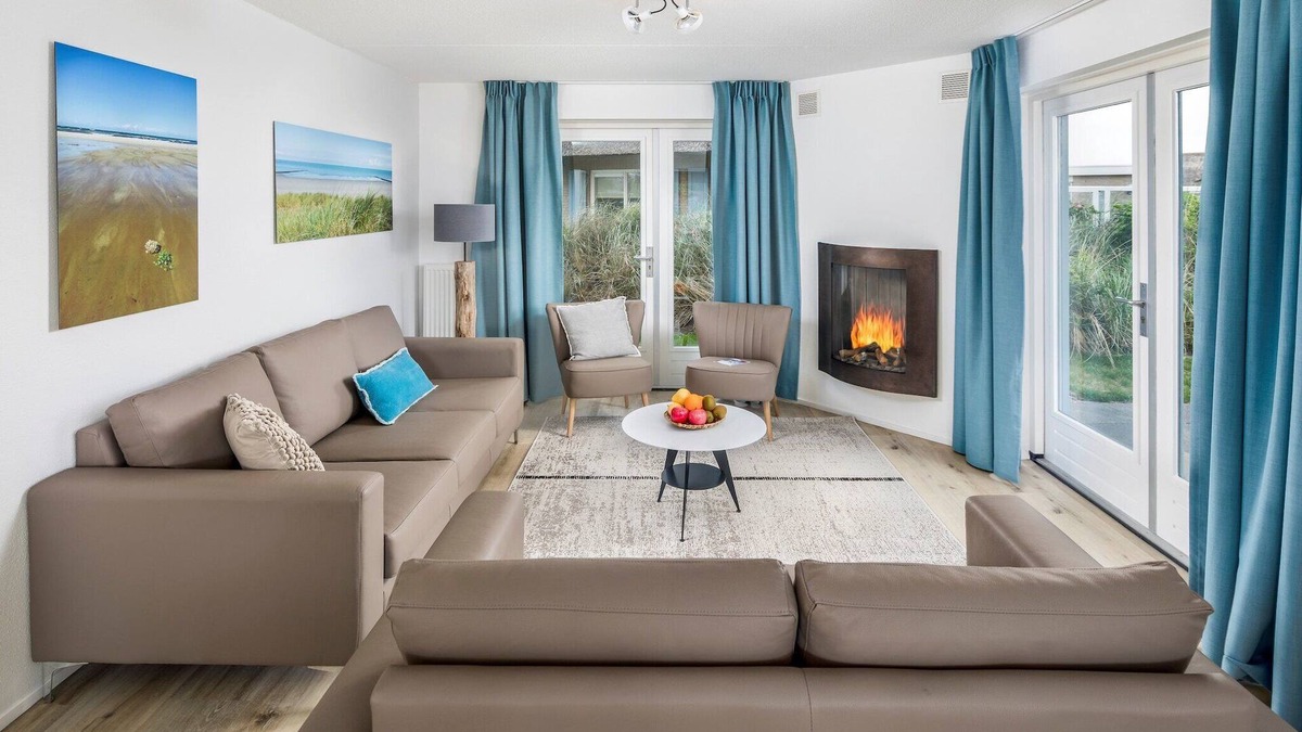 Julianadorp aan zee Villa | Villa near Dutch Beach with Garden Terrace