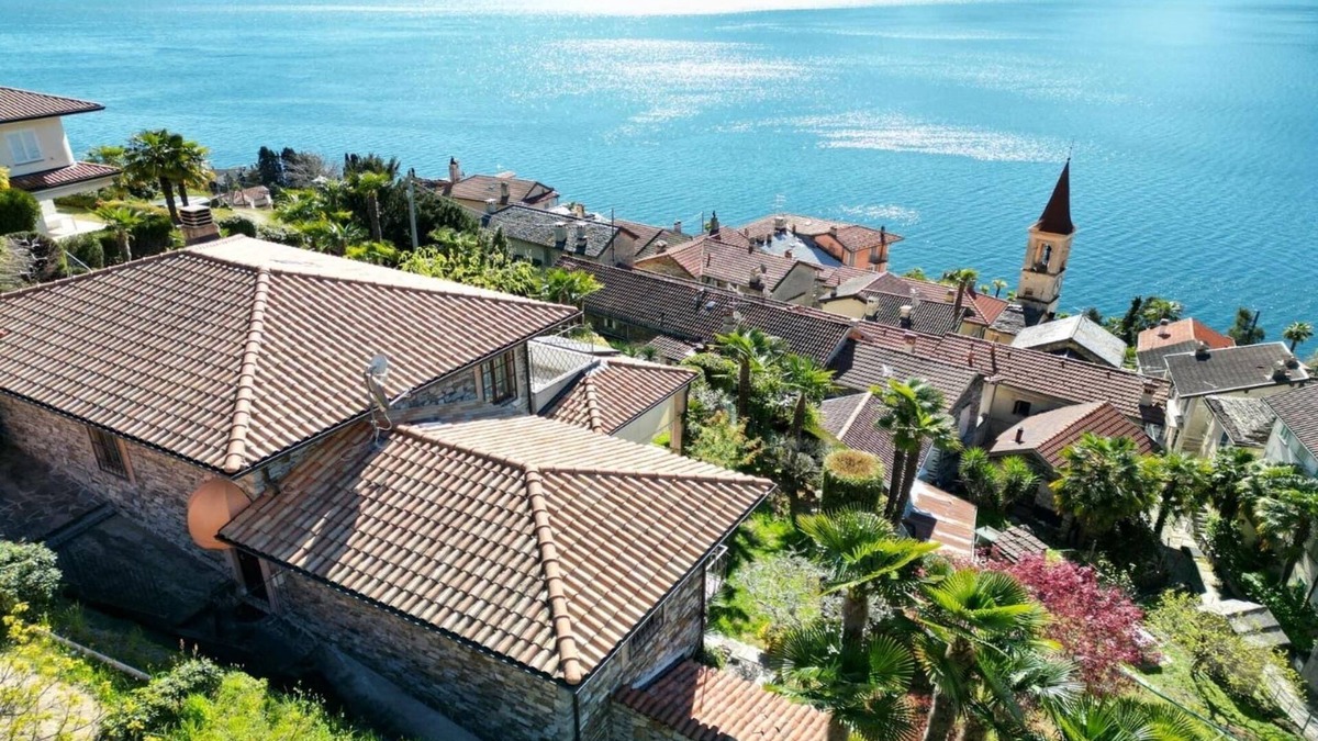 Gonte Villa | Villa near Lake with Panoramic Views