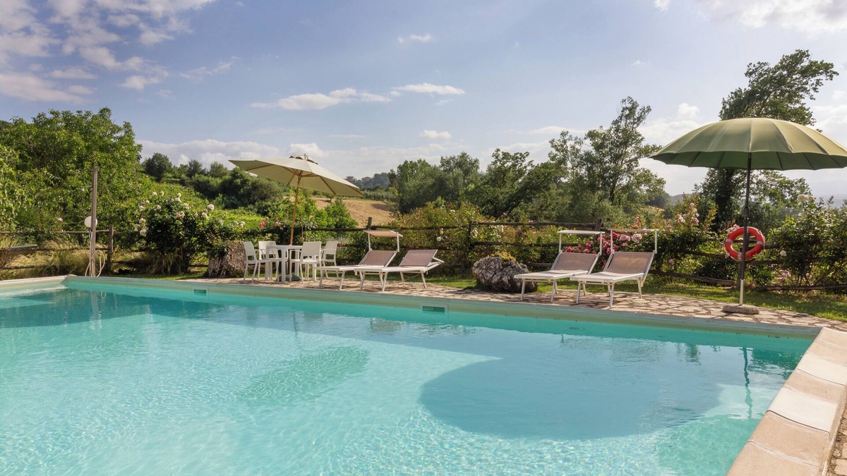 Magliano Sabina Villa | Villa near Rome Infinity Pool Stunnig View