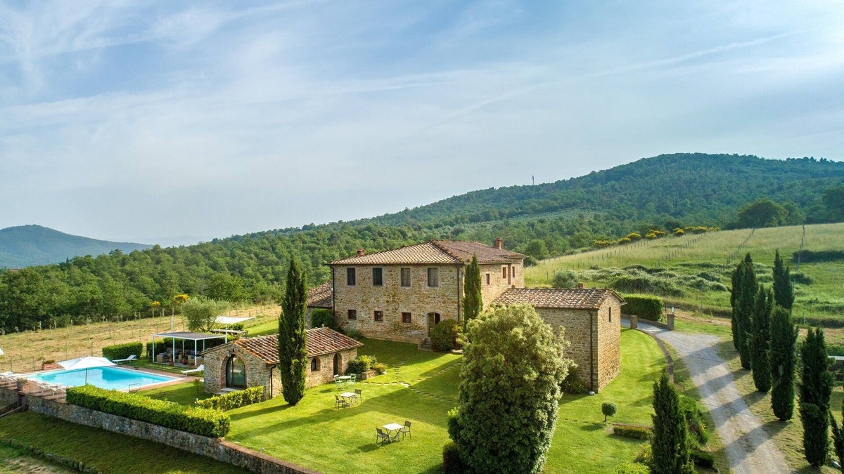 Rapale Villa | Villa near Siena with 9 bedrooms, private pool, Sauna and A/C!