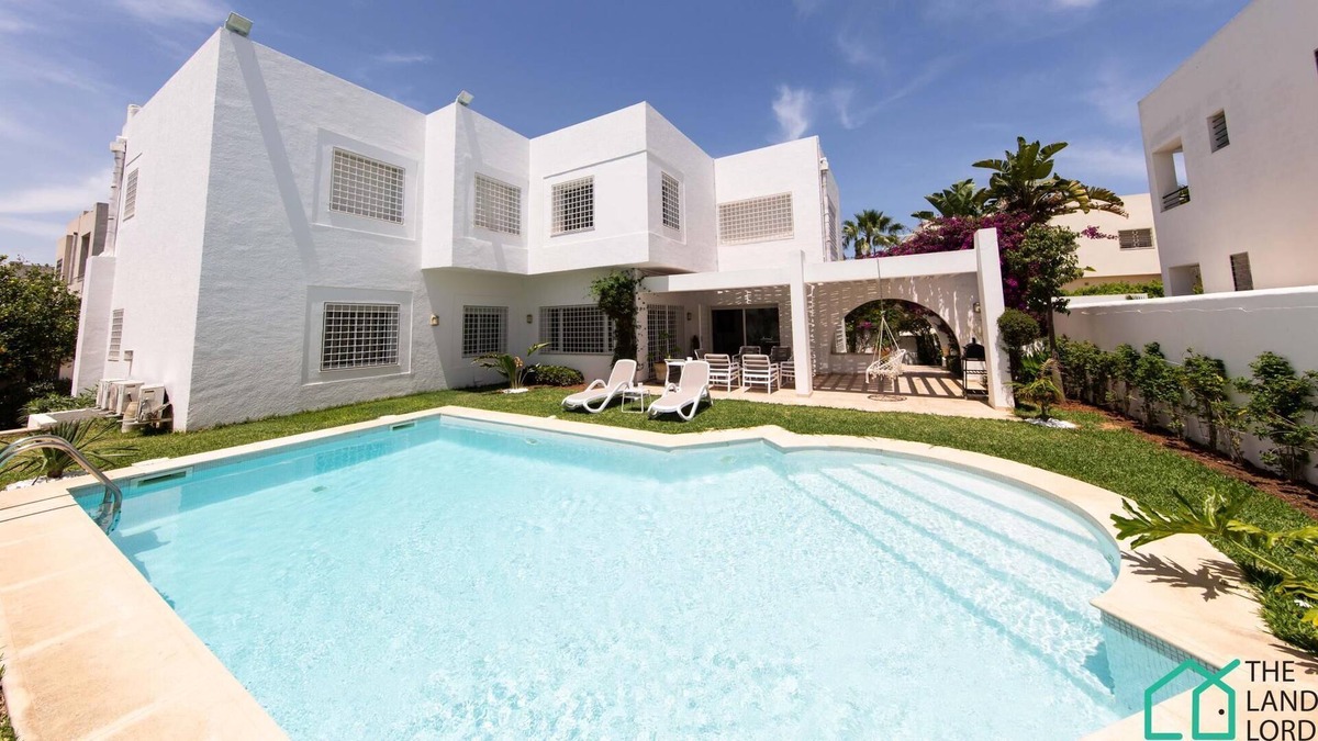 Gammarth Villa | Villa Neptune II Piscine et Jeux en bord de mer