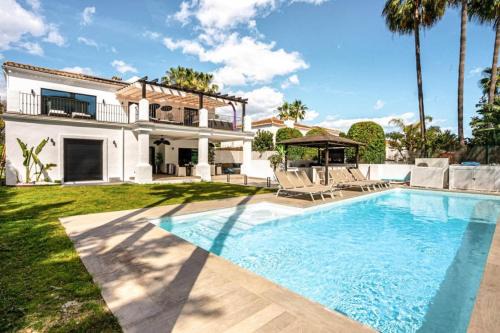 Guadalmina Villa | Villa New Zacaluca Pool Sauna & Gym