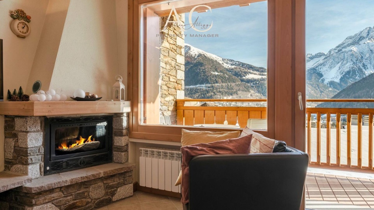 Villa Dalegno Apartment | Villa Nice View - One Bedroom Apartment, Sleeps 4