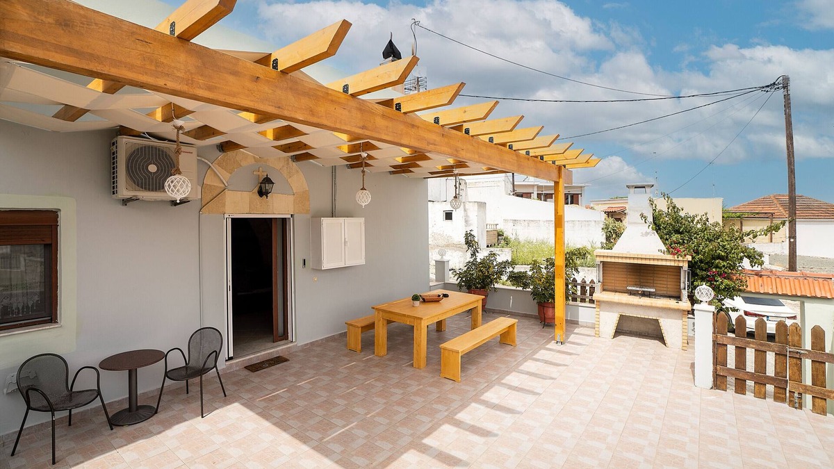 Fanai Villa | Villa 'Nikolaos' with Sea View, Wi-Fi and Air Conditioning