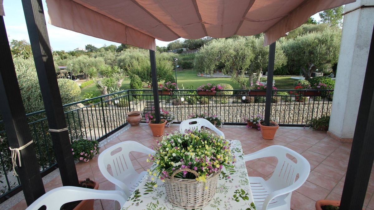 Naso Apartment | Villa Nino Petrelli 1 Floor with pool and private parking