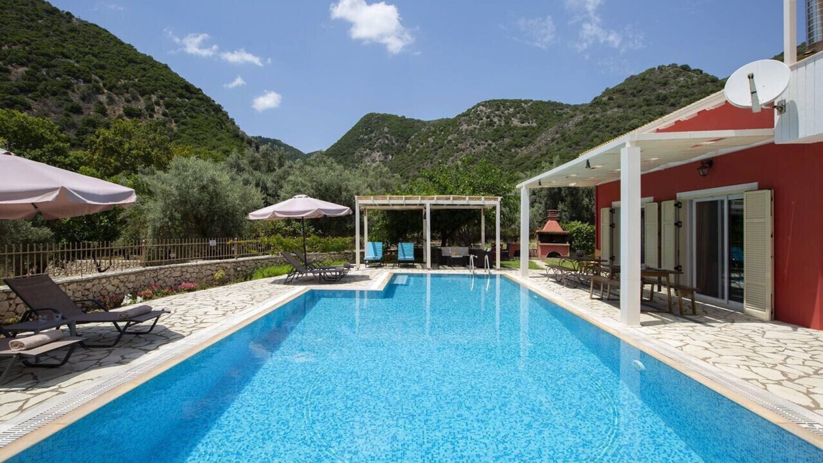 Nidri Villa | Villa Niriides-Private secluded villa w/t big swimming pool