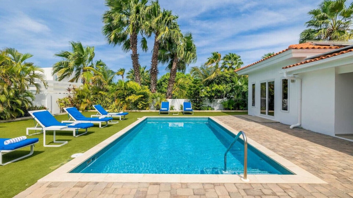 Koyari House | Villa Noah Your Luxurious 4BR Retreat by Bocobay